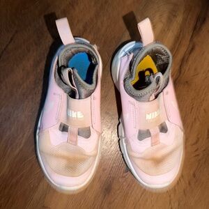 Nike flex runner 10.5 girl
